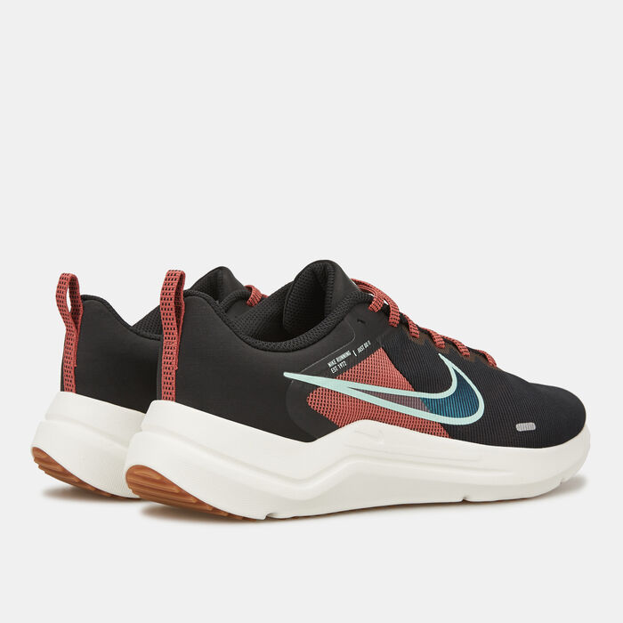 نايكي حذاء داون شيفتر 12 رود رانينج للنساء رمادي image number 2