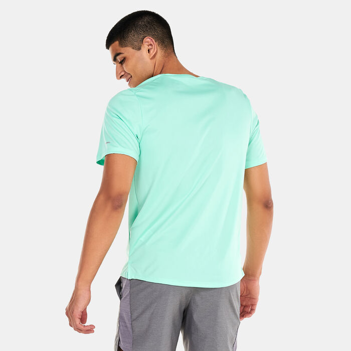 نايكي تيشيرت دراي-فت يو في ميلر رن ديفجن جرافيك للرجال أخضر image number 1
