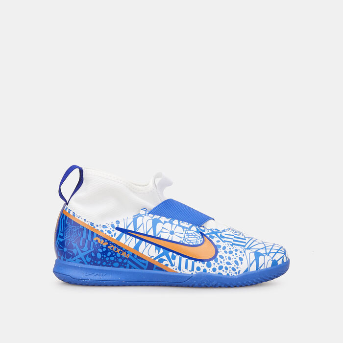 نايكي حذاء كرة القدم ميركيوريال زوم سوبر-فلاي 9 أكاديمي CR7 للملاعب الداخلية للاطفال أبيض image number 0