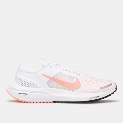 نايكي حذاء اير زوم فوميرو 15 للنساء أبيض