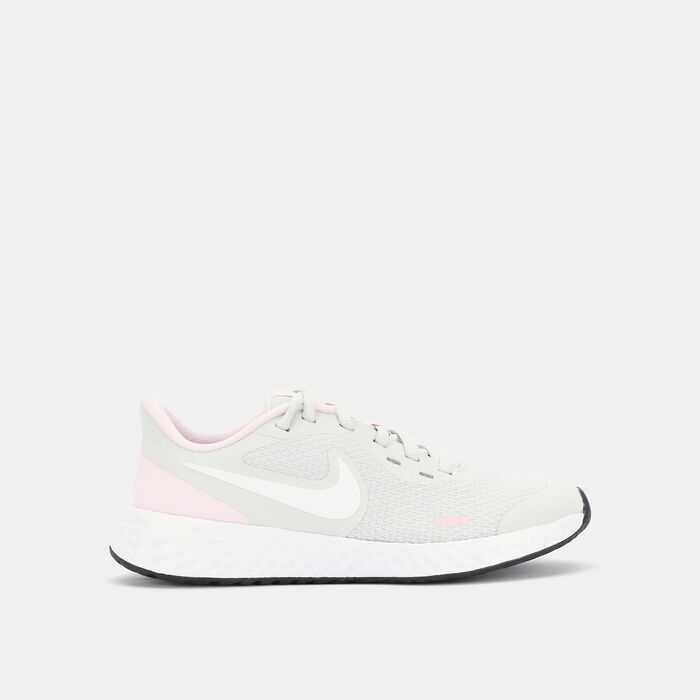 نايكي حذاء الجري ريفولوشن 5 للاطفال الكبار رمادي image number 0