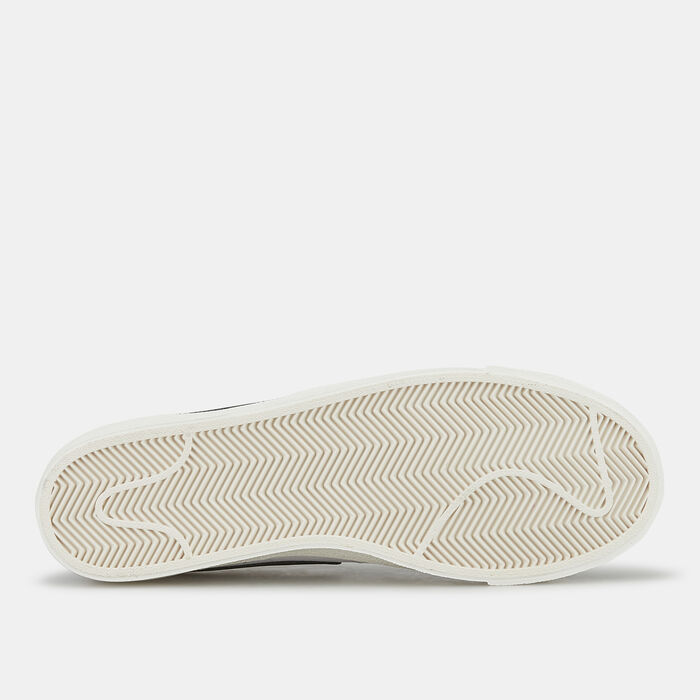 نايكي حذاء بليذر لو 77 فينتج للنساء أبيض image number 3