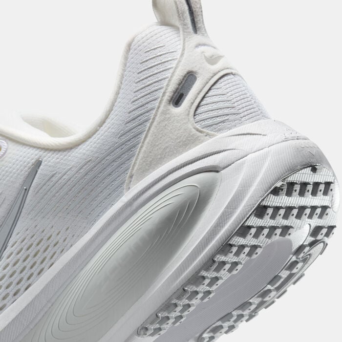 نايكي حذاء الجري فوميرو 18 رود للنساء أبيض image number 5