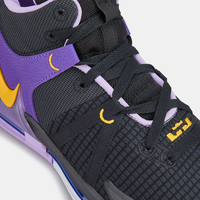 نايكي حذء كرة السلة ليبرون وتنيس 7 للرجال أسود image number 9