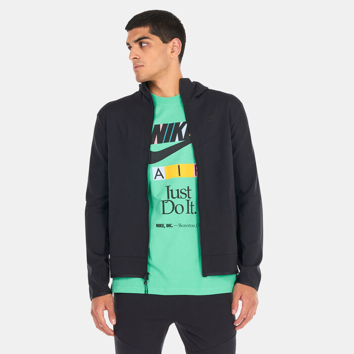 نايكي جاكيت بقبعة تك فليس لايت-ويت بسحاب كامل للرجال أسود image number 0