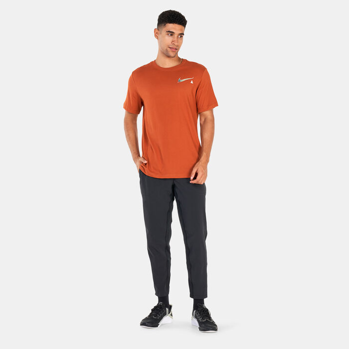 نايكي تيشيرت دراي-فت يوغا للرجال بنى image number 2