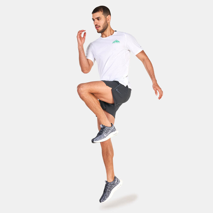 نايكي تيشيرت تريل سولار تشيس دراي-فت رانينج للرجال أبيض image number 2