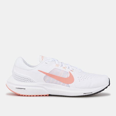 نايكي حذاء اير زوم فوميرو 15 للنساء أبيض