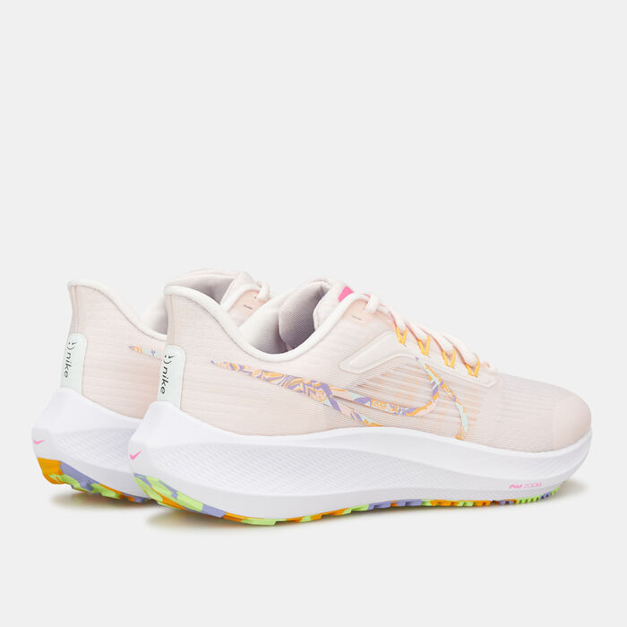 نايكي حذاء اير زووم بيجاسوس 39 للنساء وردي image number 2