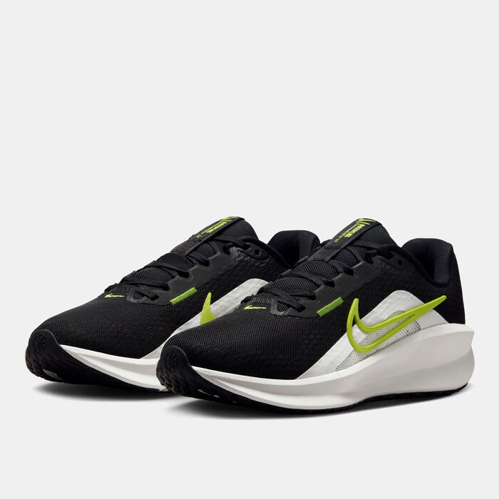 نايكي حذاء الجري على الطرق داون شيفتر 13 للنساء أسود image number 1