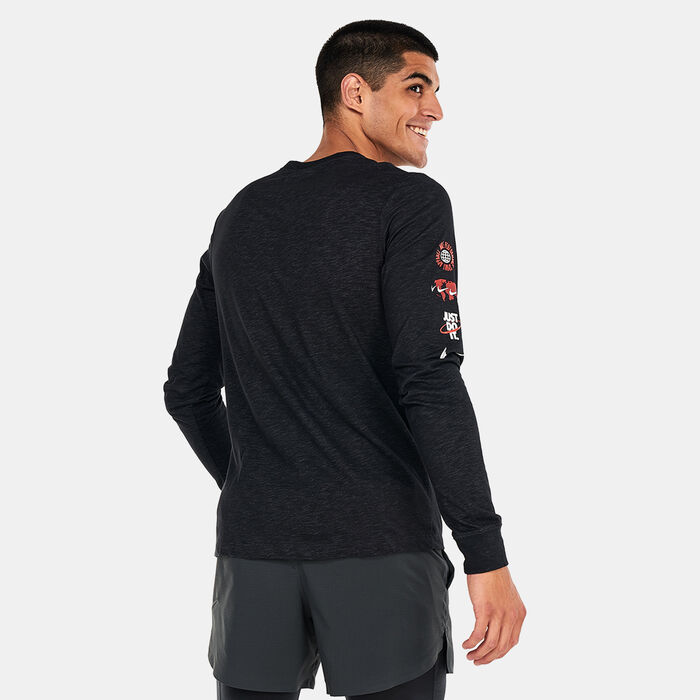 نايكي تيشيرت دراي-فت ترينينج بأكمام طويلة للرجال أسود image number 1