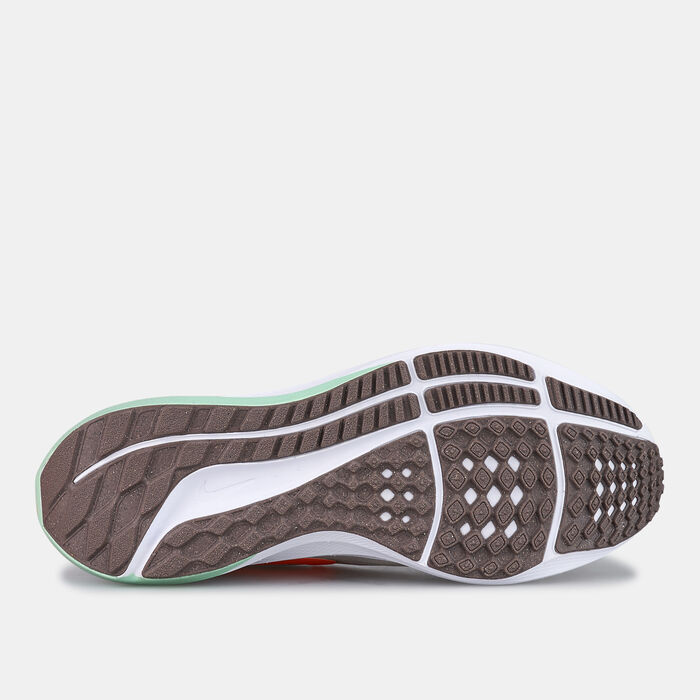 نايكي حذاء اير زوم بيجاسوس 39 بريميوم للنساء رمادي image number 3