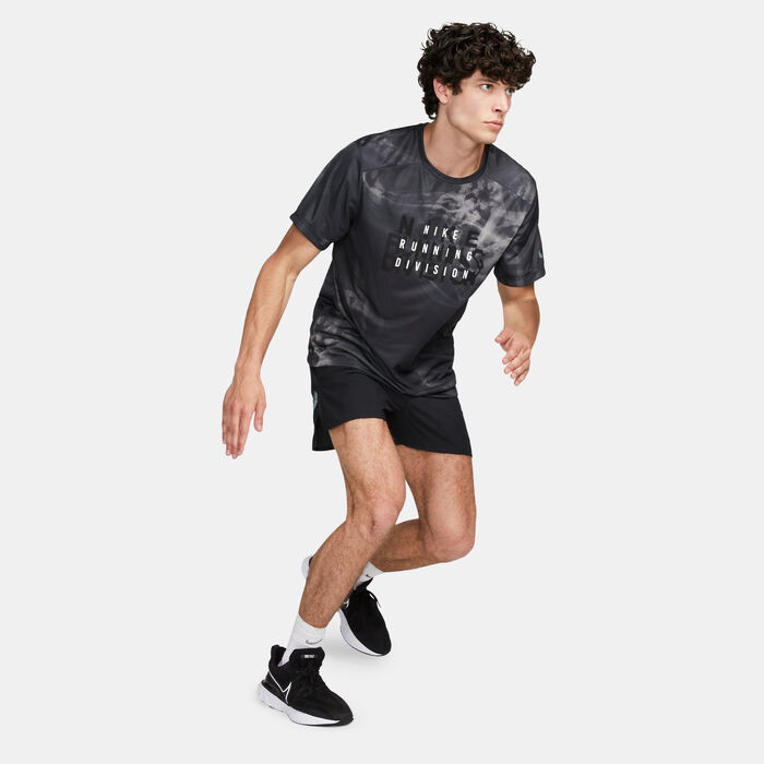 نايكي تيشيرت الجري دراي-فت رن ديفجن رايز 365 للرجال رمادي image number 2