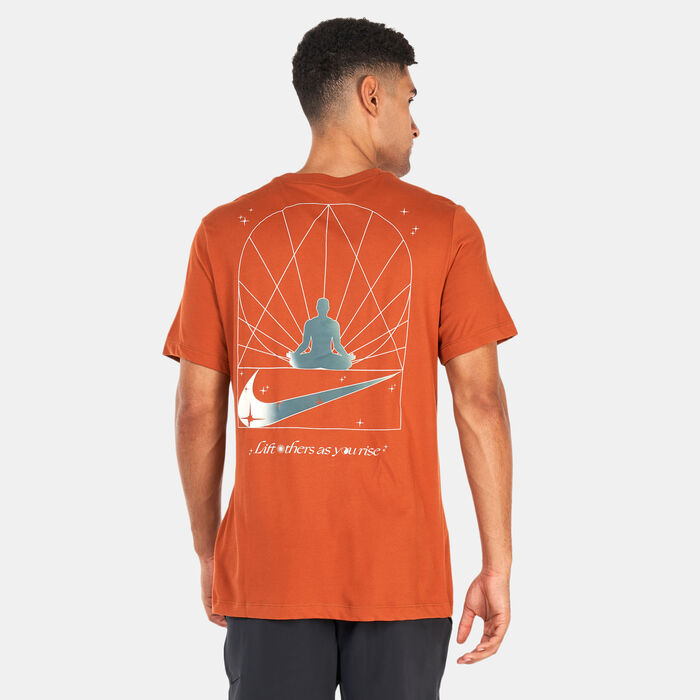 نايكي تيشيرت دراي-فت يوغا للرجال بنى image number 1